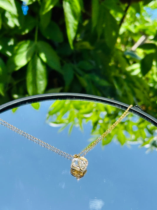 Cadena + Charm de Diamante + Aretes en oro laminado de 18k